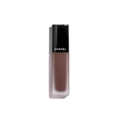 LA BARRA DE LABIOS LÍQUIDA MATE INTENSA DE LARGA DURACIÓN